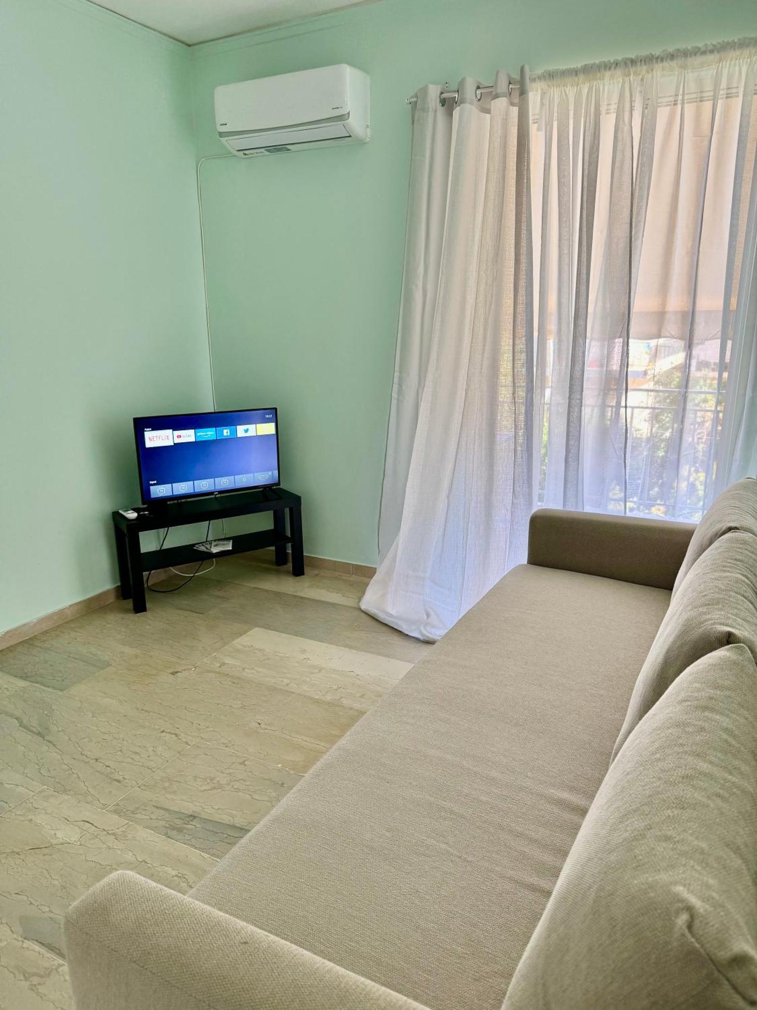Sun Beach Apartment Анависос Екстериор снимка